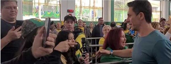 Deputado Alex Manente é vaiado em evento de Bolsonaro