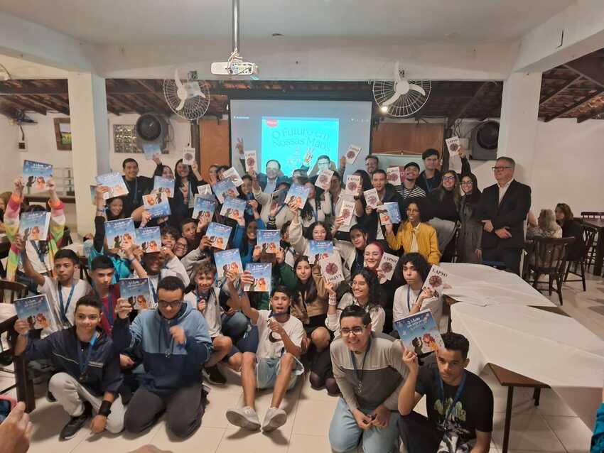 Maped e Fazer Criativo lançam dois livros com trabalhos de 50 crianças e adolescentes
