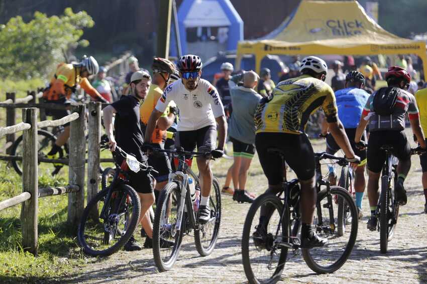 ciclistas em Ribeirão Pires