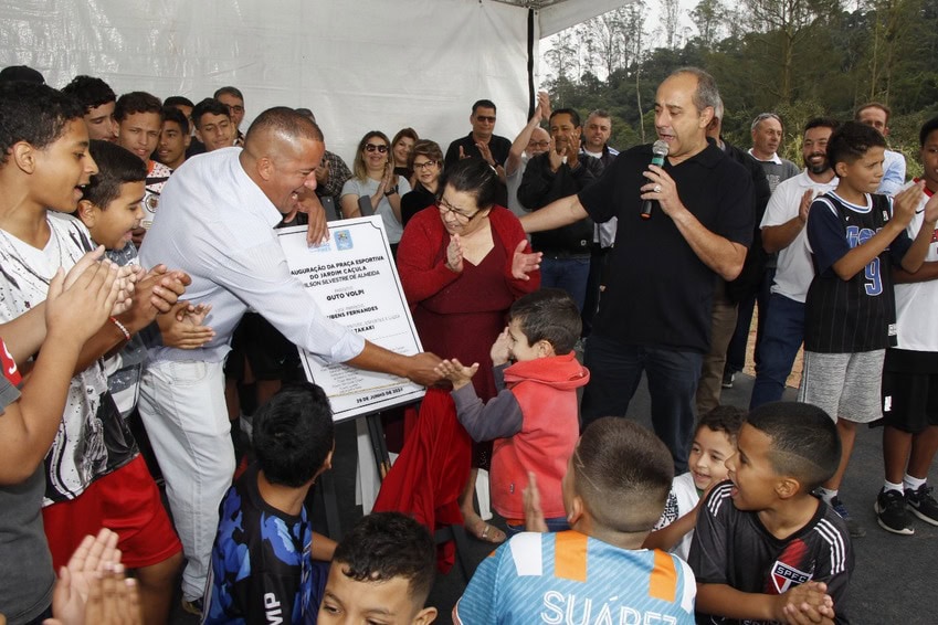 Durante inauguração, crianças e jovens já usufruíram do espaço com Jogos Amistosos