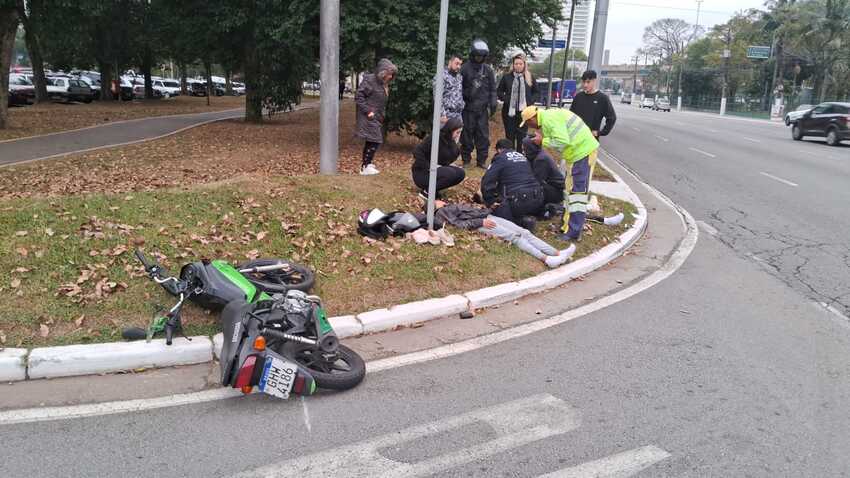 jovens feridos