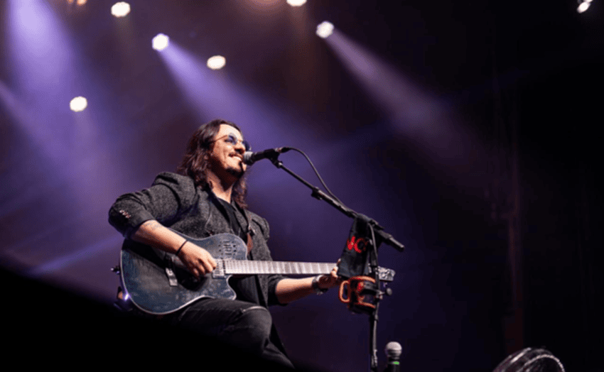 Sucesso do pop rock: Dino Fonseca desembarca em São Paulo nesta sexta-feira, 12, para grande show no Espaço Unimed
