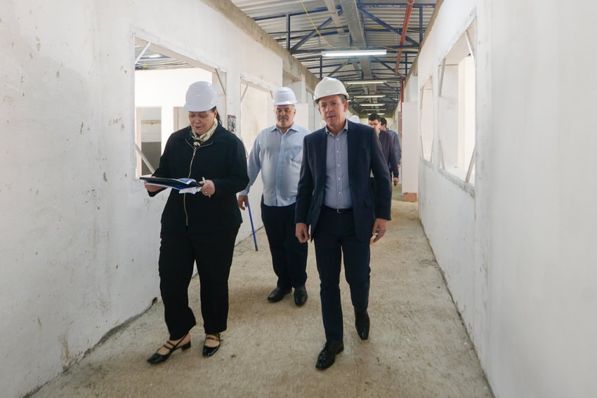 prefeito Orlando Morando em creche