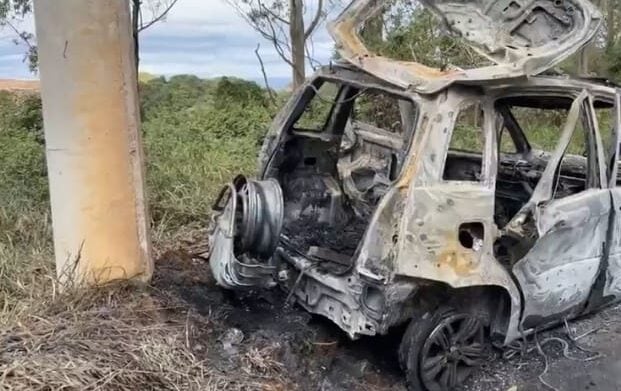 carro incendiado