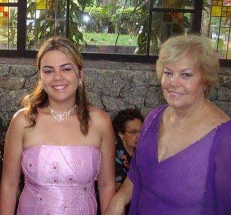 mãe adotiva