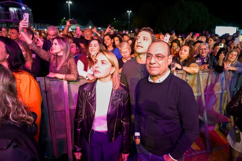 Prefeito de São Caetano e família prestigiam aniversário da cidade.