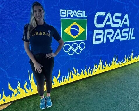 Equipe de marketing da OSSEL Esportes marca presença na Casa Brasil, em Paris