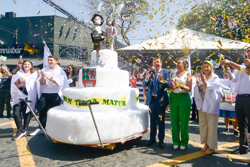 bolo de aniversário de São Bernardo