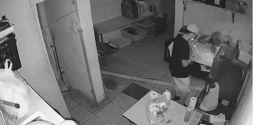 Casal invade hortifruti em Diadema e furta balança