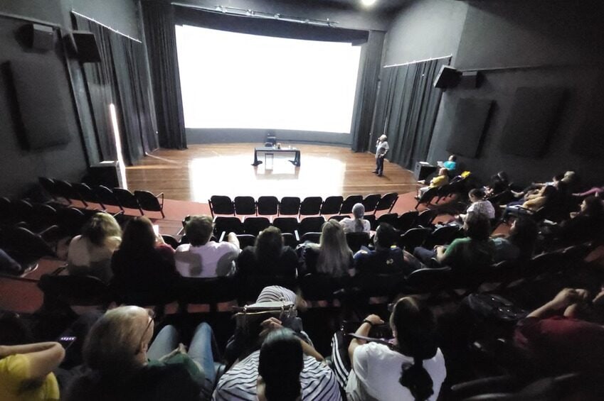 Curador da FLIRP 2024, Ricardo Ramos Filho desvenda vida e obra de Ariano Suassuna em palestra a professores
