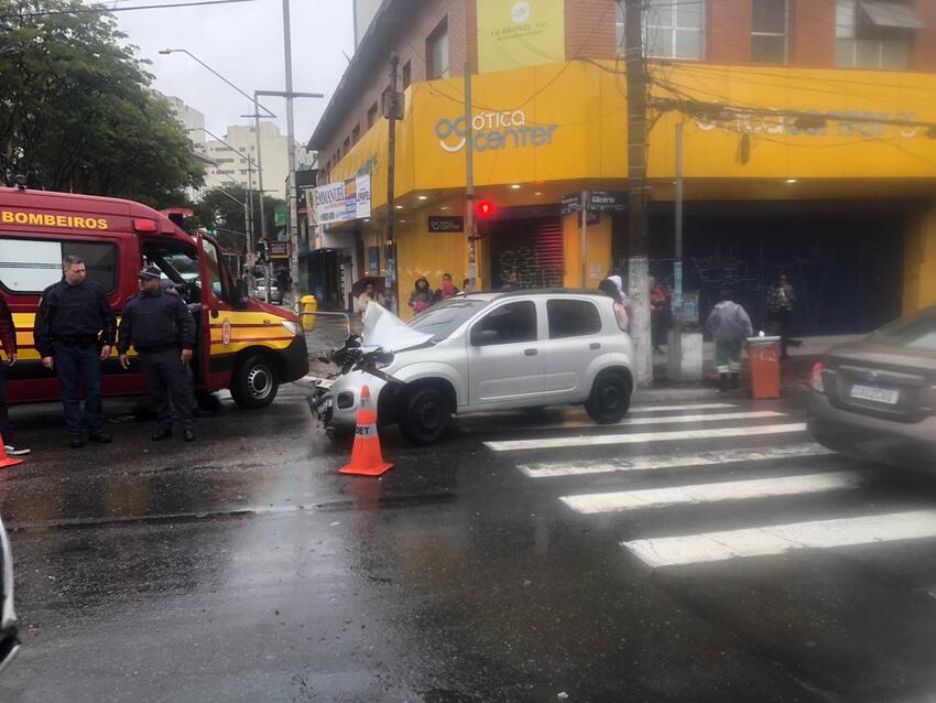 carro colidido