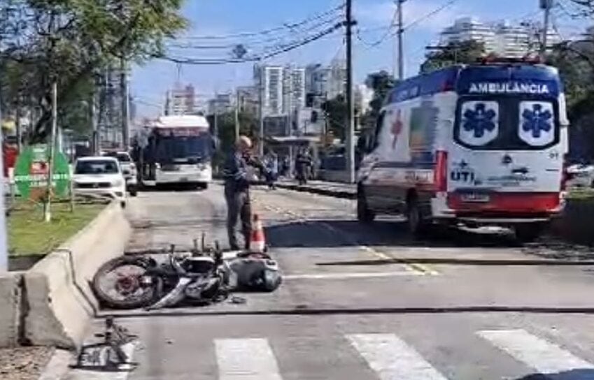moto caída na avenida Lucas Nogueira Garcez
