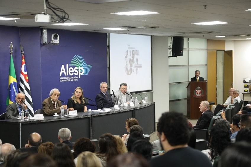 Deputada Carla Morando preside ato solene em homenagem aos 65 anos da Colsan