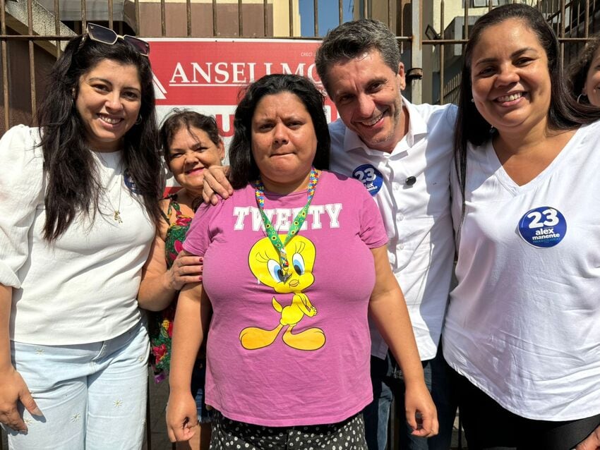 Alex Manente faz caminhada no Jordanópolis e fala sobre inclusão e segurança