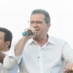 Luiz Fernando iniciou a quarta-feira na reunião da CPI das Empresas de Telecomunicações
