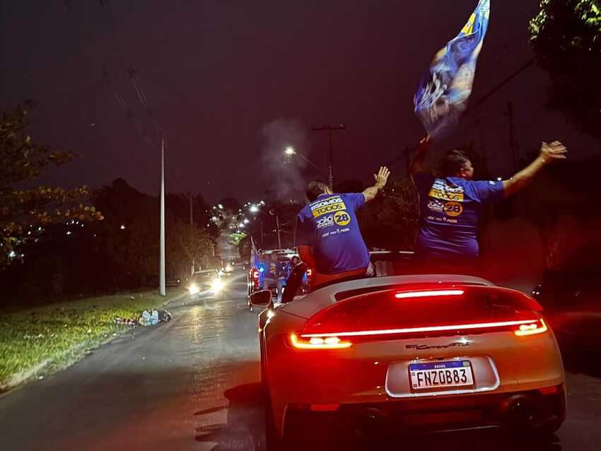 Porsche em carreata