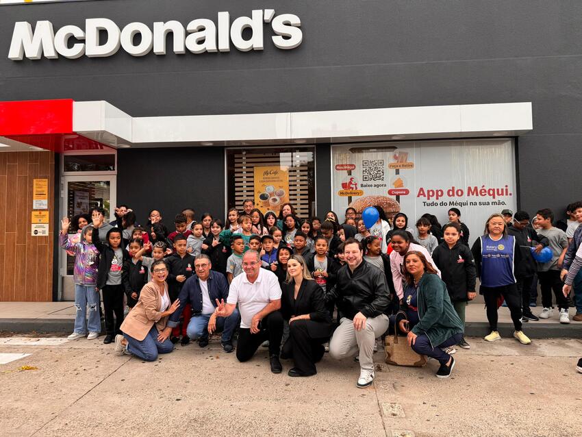 Luiz Zacarias participa da ação solidária Mc Dia Feliz em Santo André