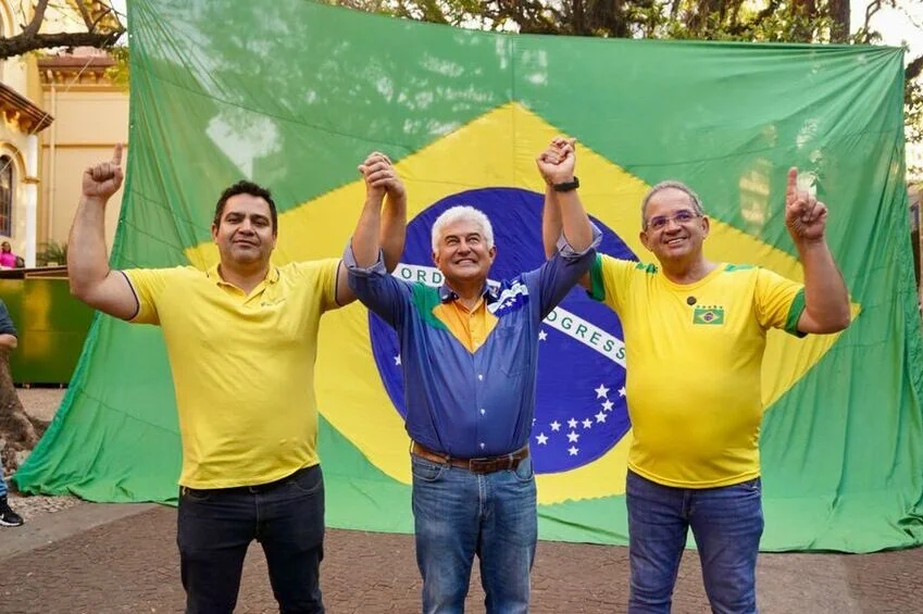Luiz Zacarias recebeu o senador Astronauta Marcos Pontes para uma caminhada pelo Centro da cidade