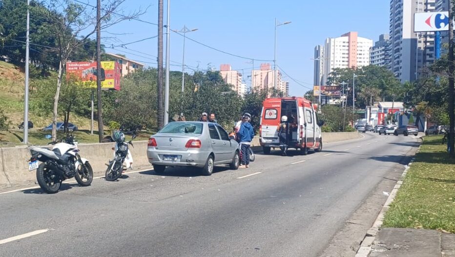 colisão de carro e moto em Santo André