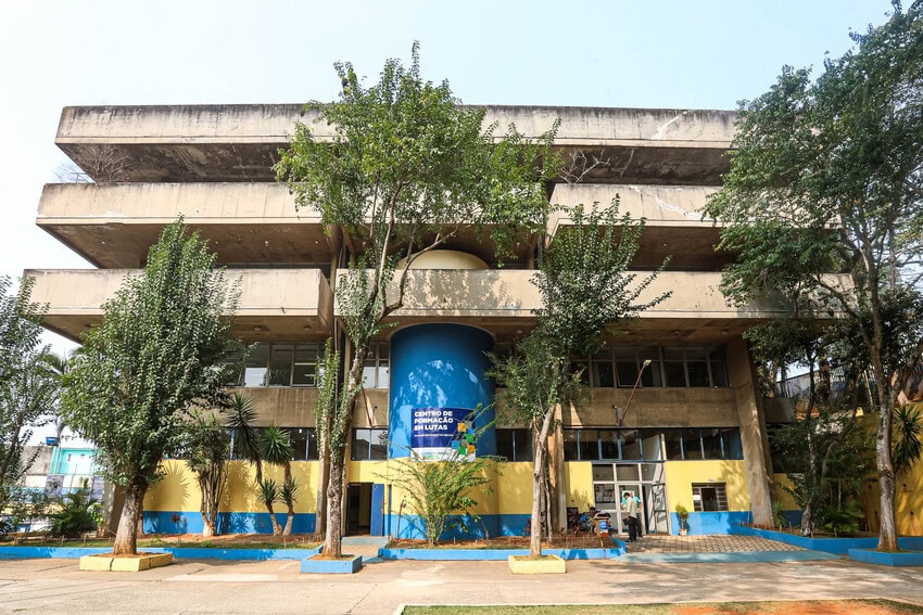 fachada do prédio do Crec Baetinha.