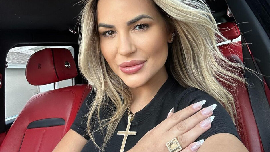 Deolane Bezerra