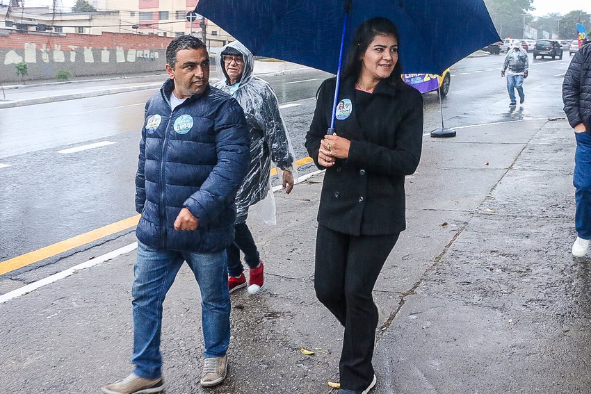 Em caminhada no Assunção, Flávia Morando