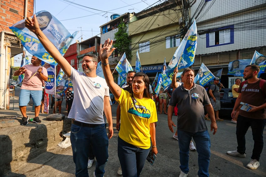 Flávia Morando faz caminhada no Jd. Irajá e Batistini, com amplo apoio de moradores