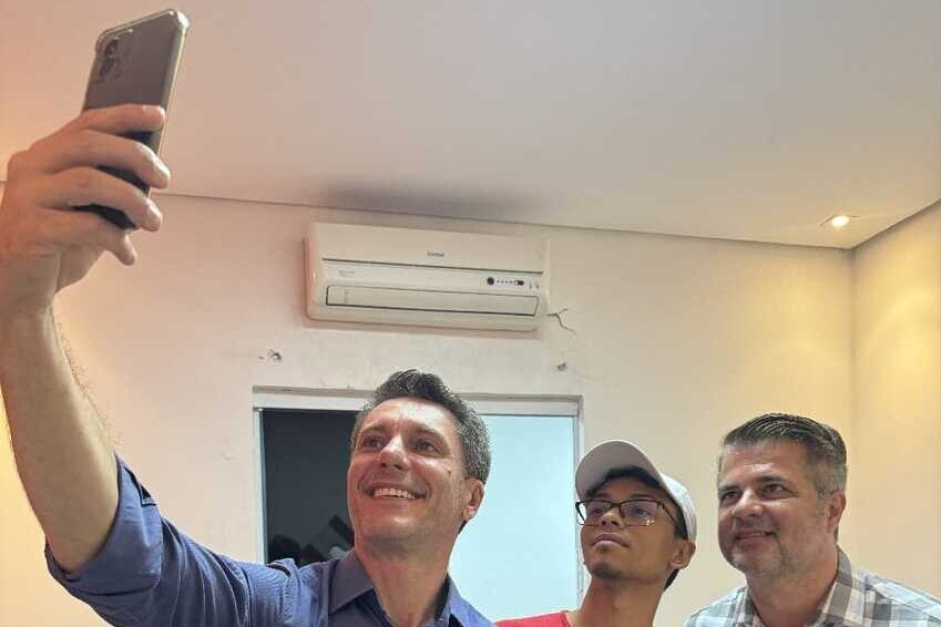 Alex Manente visita empresa no Nova Petrópolis e fala de oportunidades para jovens