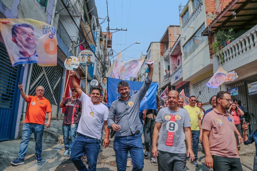 Eduardo Leite leva propostas à periferia e fala de oportunidades aos jovens