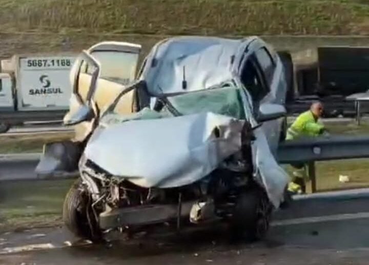 carro colidido no Rodoanel