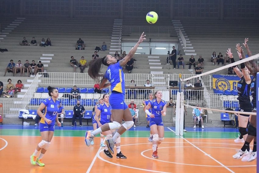 Jogos Escolares de São Caetano têm início com partidas de vôlei de areia no Centro de Desporto Universitário