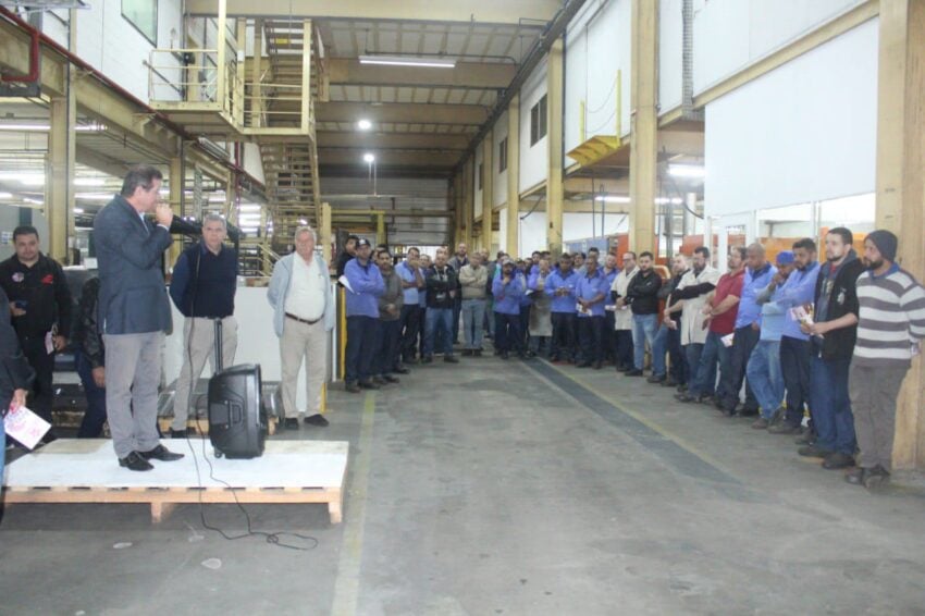 Luiz Fernando faz visita empresa em São Bernardo no bairro Assunção