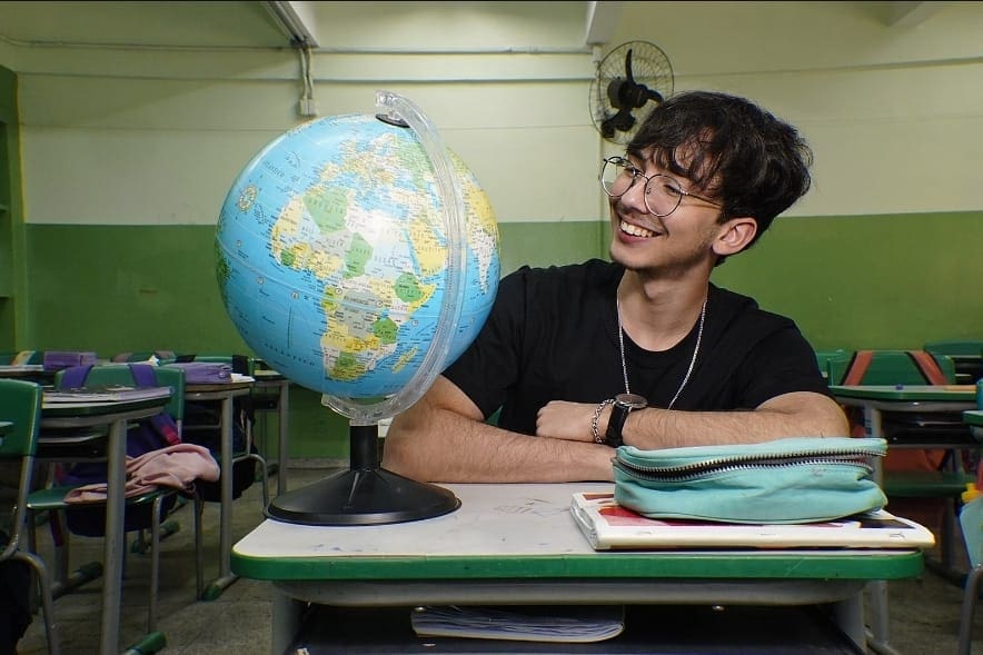 estudante de escola estadual