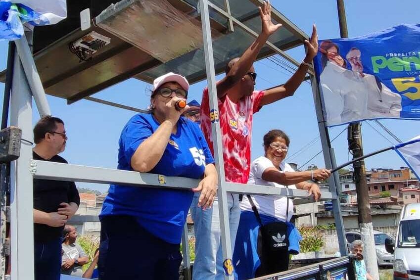 Penha Fumagalli fecha último domingo de campanha Em rio Grande da Serra com caminhada por bairros