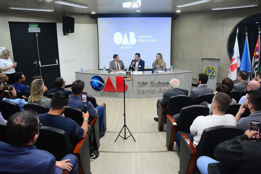 Com campanha propositiva, Gilvan participa de sabatina ao vivo