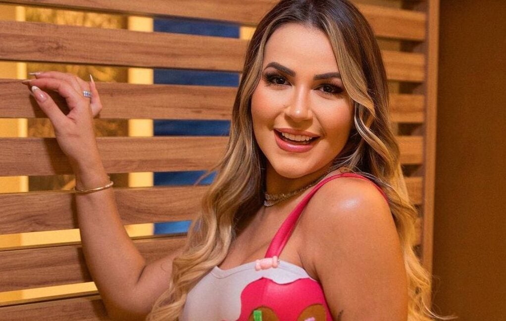 deolane bezerra
