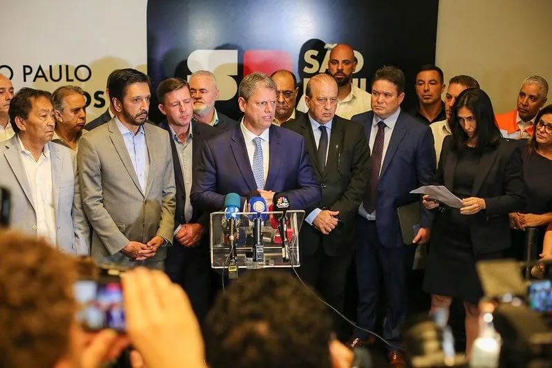 Tarcísio e prefeitos