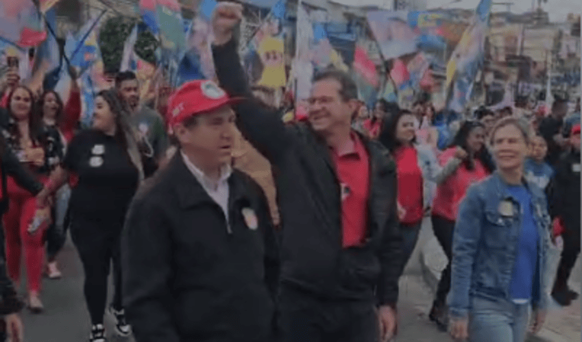 Luiz Fernando encerra campanha de rua com caminhada na Vila São Pedro