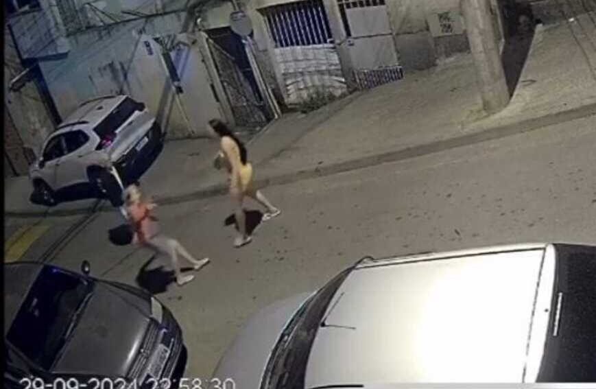 Neta empurra e derruba avó em rua de Santo André e vídeo viraliza