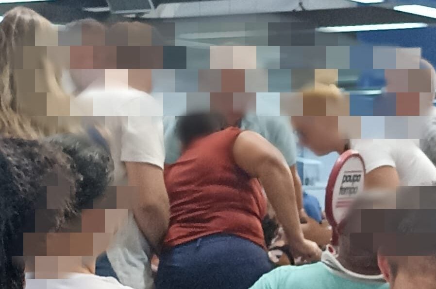 mulher desmaiada