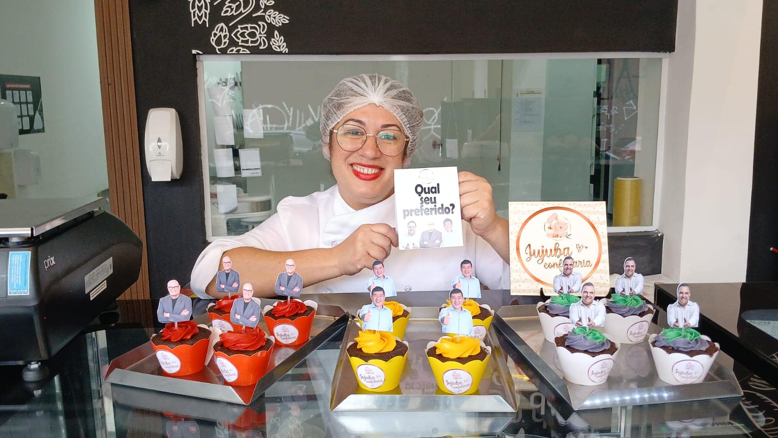 Juliana Diniz com does de candidatos