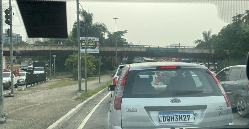 trânsito na cidade