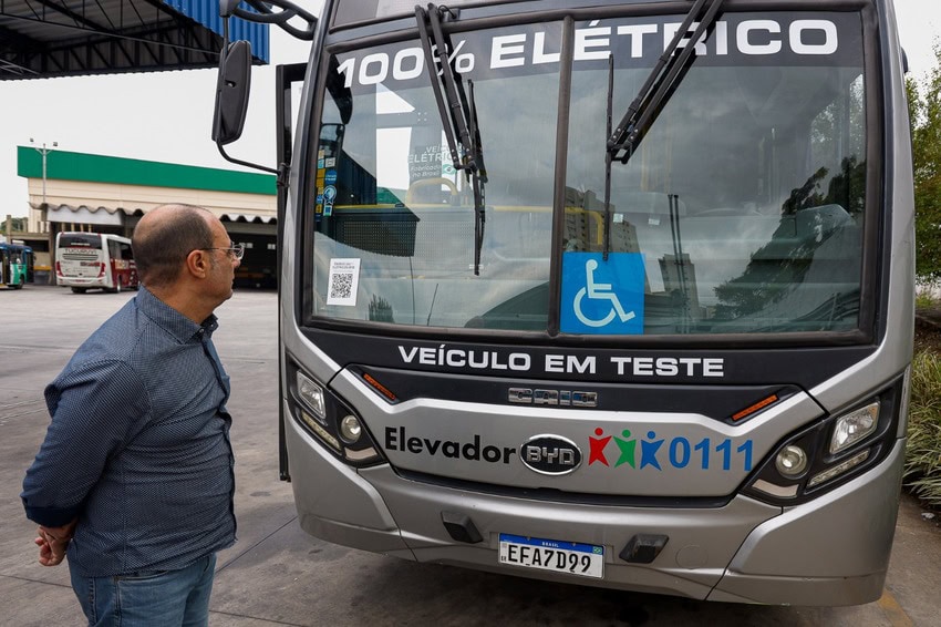 Ônibus elétrico