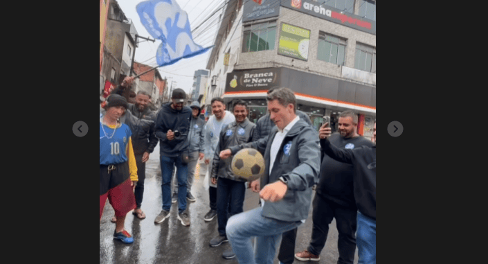 alex manente na vila são pedro
