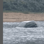 carro boiando