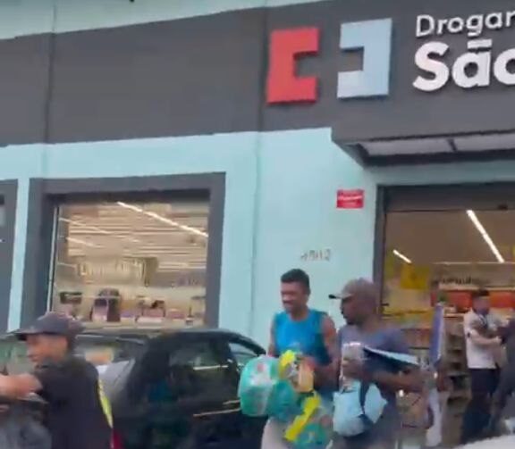 arrastão na Drogaria São Paulo