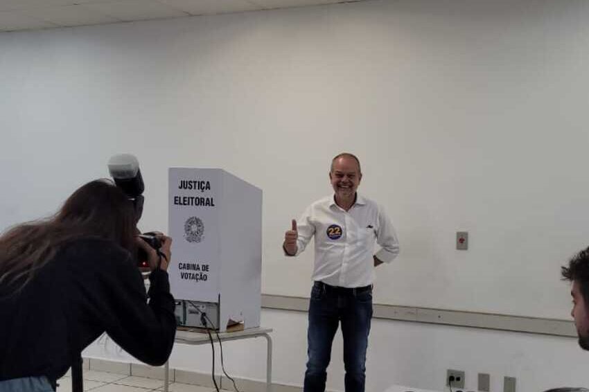 Tite Campanella vota e se diz otimista