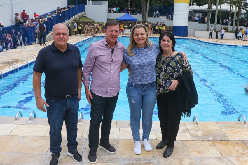 Orlando e Carla Morando no Centro de esportes Aquático