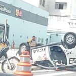 viatura da PM capota