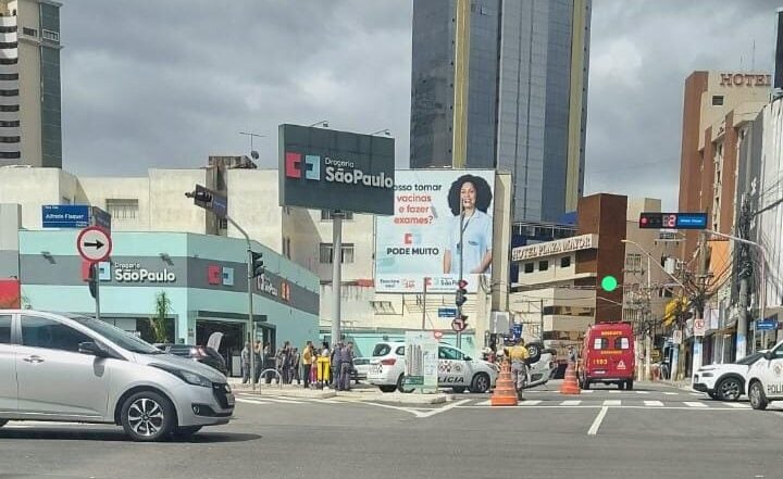 Viatura da PM capotada em Santo André